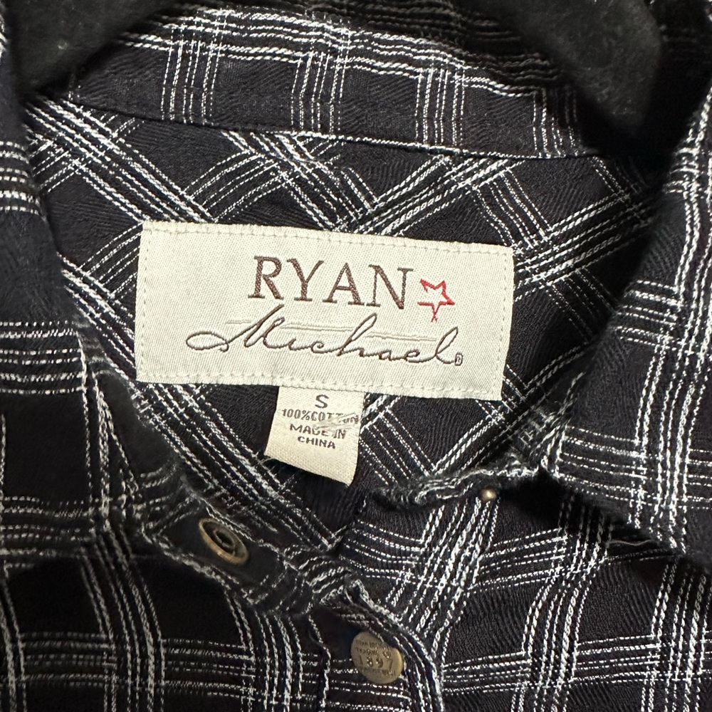 Crow & White Plaid Tier Bell-Sleeve Button-Up - Picture 6 of 11